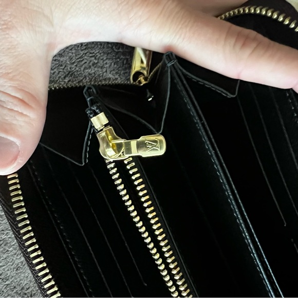 LOUIS VUITTON GIANT MONOGRAM ZIPPY WALLET ZIP AROUND LONG - Picture 15 of 16